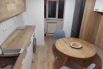 Apartament cu 2 camere decomandat în Fetești - 2
