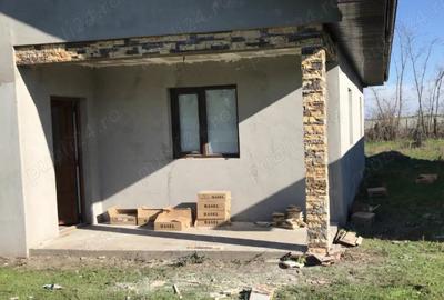 Casă cu 3 camere în Central