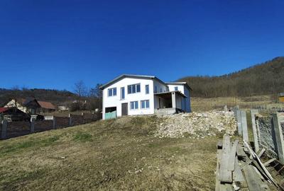 Casă cu 4 camere în Tofalău - 3