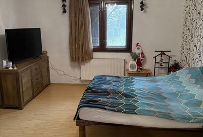 Casă cu 4 camere în Ipotești