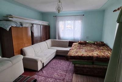 Casă cu 4 camere în Central - 2