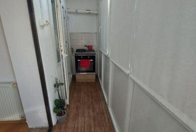 Vanzare apartament 3 camere, zona micro 6 - Targoviste - 1
