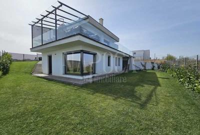 Casa 4 camere de vanzare in Dezmir