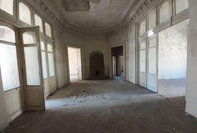 Casa in stil brancovenesc si teren 1750 mp in zona Piata Romana - 1