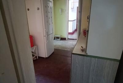 Apartament cu 2 camere decomandat în Petros