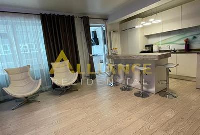 Apartament cu 3 camere decomandat, mobilat în Central