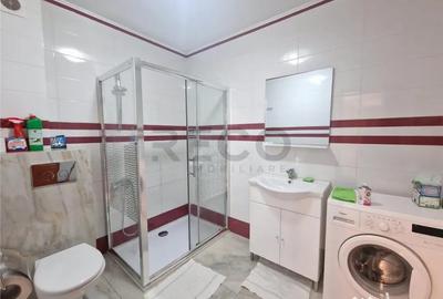 Apartament cu 3 camere decomandat în Nufărul - 3