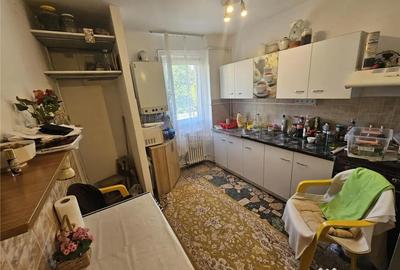 Apartament cu 2 camere semidecomandat în Micro I - 3