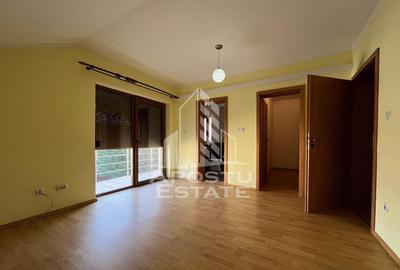 Casă cu 4 camere cu Canalizare în Dumbrăvița