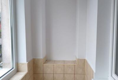 Apartament de 2 camere, decomandat, 50 mp, zona 1 Decembrie 1918 - 12