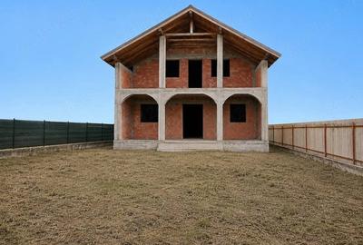 Casă cu Teren 500 Mp în Central - 3