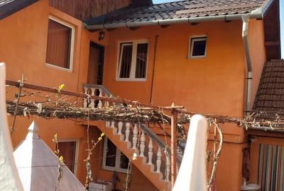 Casă cu 4 camere în Central - 3