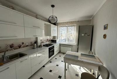 Apartament cu 3 camere decomandat în Favorit - 2