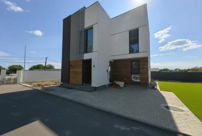 Casă individuală cu 4 camere cu Piscina în Tunari - 1