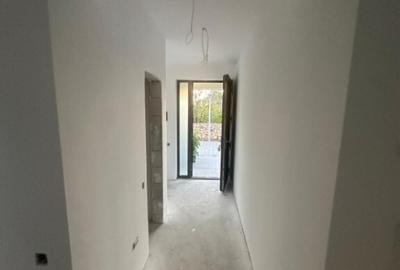 Vila deosebita de vanzare - zona Mamaia Nord pe malul laculu - 9