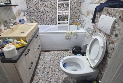 Apartament cu 2 camere decomandat în Km 5 - 4