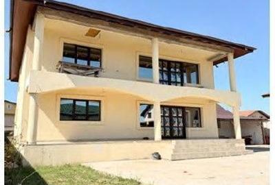 Casă cu 4 camere cu Teren 521 Mp în Joița - 2