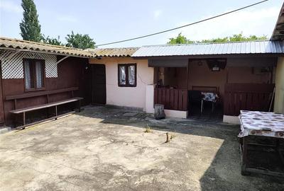 Proprietate spatioasa de vanzare in Gaesti, Dambovita - ideala pentru locuit sau - 10