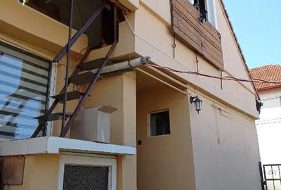 Casă cu 3 camere în Exterior Vest - 1