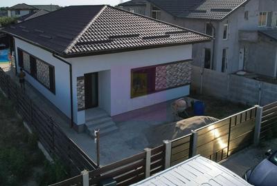 Casă cu 4 camere cu Teren 440 Mp în Săbăreni