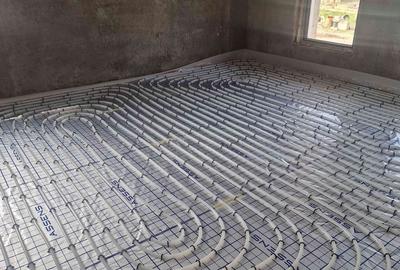 Casă cu 4 camere cu Teren 500 Mp în Central