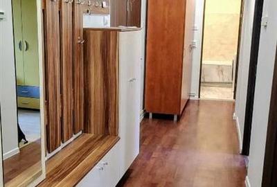 Apartament cu 3 camere decomandat, mobilat în Răcădău
