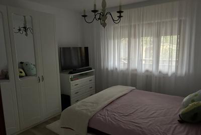 Casă cu 4 camere cu Teren 500 Mp în Central