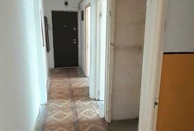 Apartament cu 3 camere decomandat în Moroasa 2