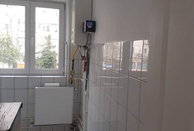 Apartament cu 2 camere nedecomandat în Casa de Cultură