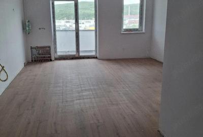 Apartament cu 3 camere decomandat în Central - 3