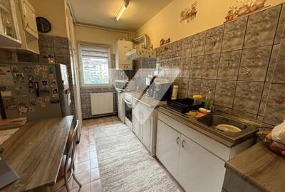 Apartament cu 3 camere decomandat, mobilat în Valea Aurie