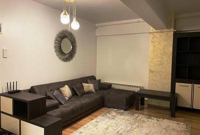Apartament cu 3 camere semidecomandat, mobilat în 9 Mai