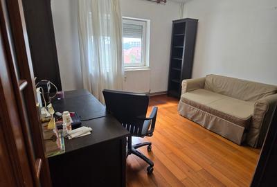 Apartament cu 3 camere decomandat în Drumul Sării - 22