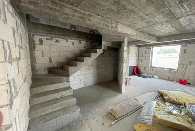 Duplex cu 4 camere cu Canalizare în Palazu Mare - 8