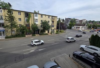 Apartament cu 3 camere decomandat, mobilat în Eremia - 11