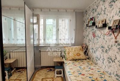 Apartament cu 3 camere semidecomandat în Micro 4