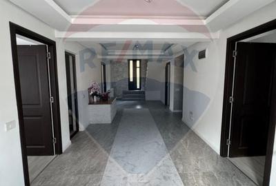 Casă cu 6 camere cu Teren 7661 Mp în Cheia - 10