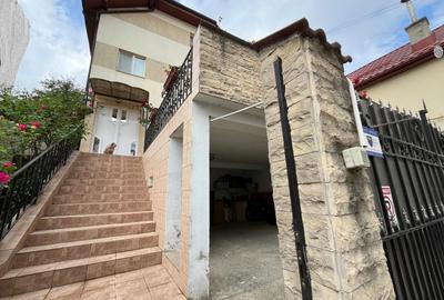 Casă cu 6 camere cu Teren 300 Mp în Central - 1