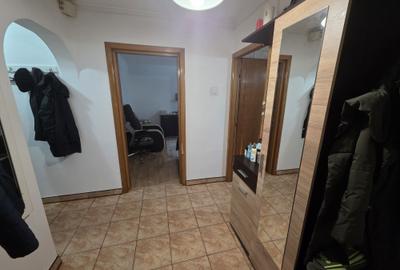 Apartament cu 3 camere decomandat în Gorjului - 1