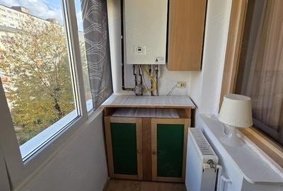 Apartament cu 3 camere semidecomandat în Micro III - 2