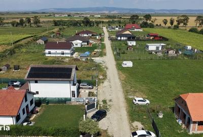 Casă cu 4 camere în Noua