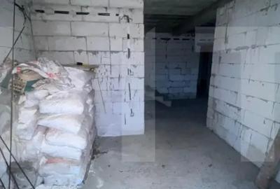 Casă cu 4 camere cu Teren 500 Mp în Central - 1