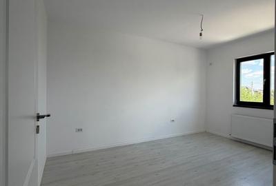 Casă cu 4 camere cu Teren 350 Mp în Central - 9