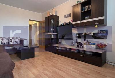 Apartament cu 3 camere în Decebal