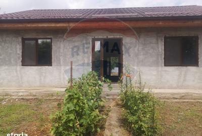 Casă cu 3 camere cu Teren 1200 Mp în Central - 2