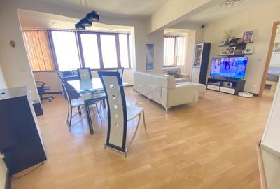 Apartament cu 3 camere semidecomandat, mobilat în Tineretului