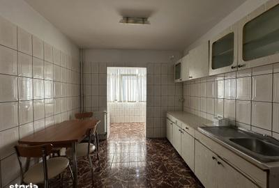 Apartament cu 2 camere decomandat în Malu Roșu