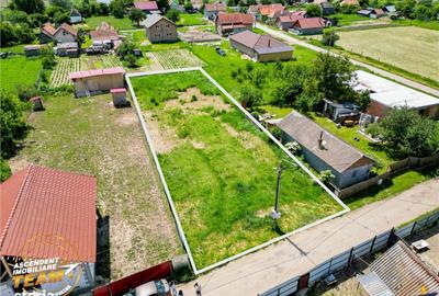 Teren de 1042 mp, în Ozun - 4