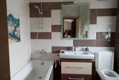Casă cu 5 camere cu Teren 215 Mp în Roșu - 7