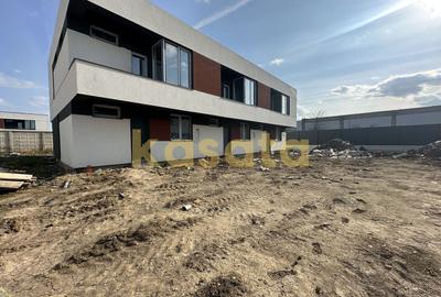 Casă individuală cu 4 camere cu Canalizare în Exterior Vest